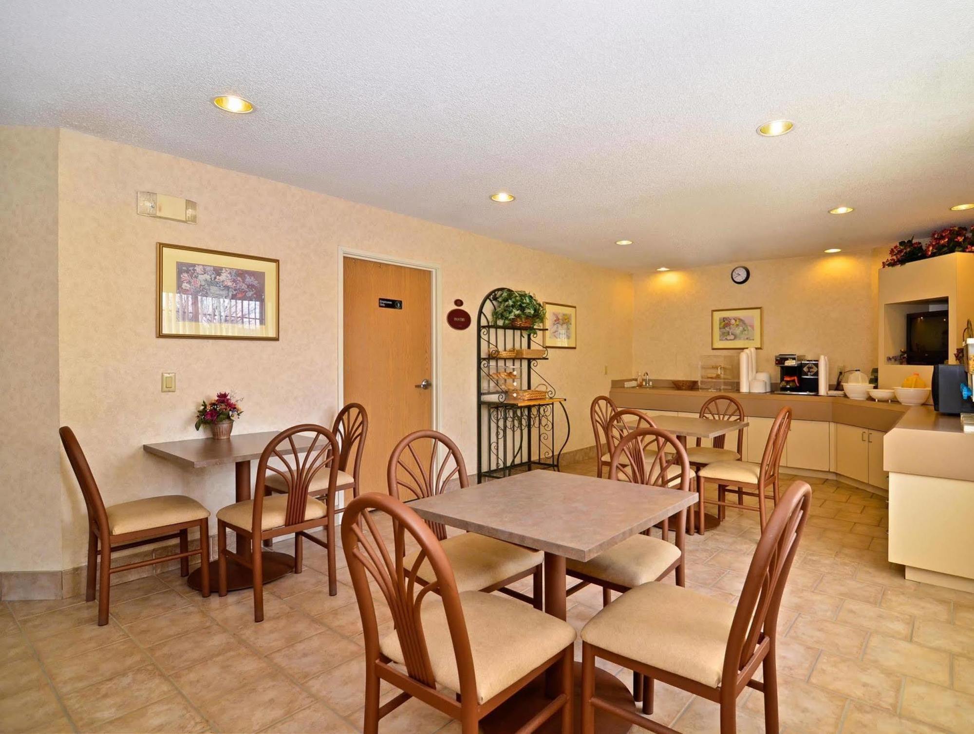 Americas Best Value Inn And Suites Lee'S Summit-Kansas City Екстер'єр фото