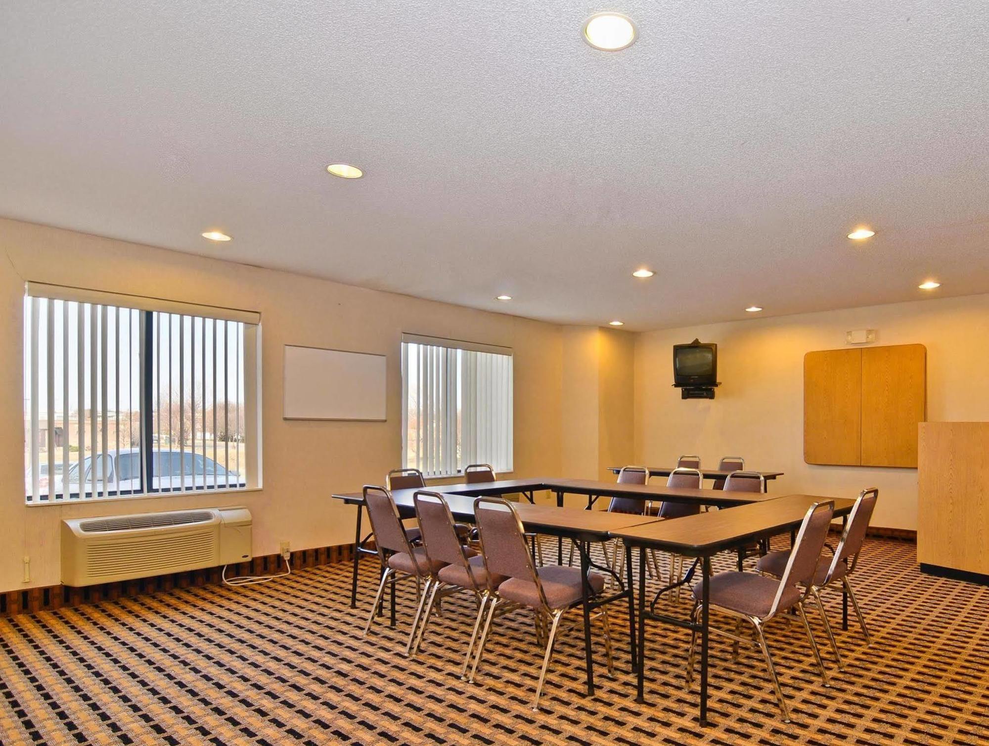 Americas Best Value Inn And Suites Lee'S Summit-Kansas City Екстер'єр фото