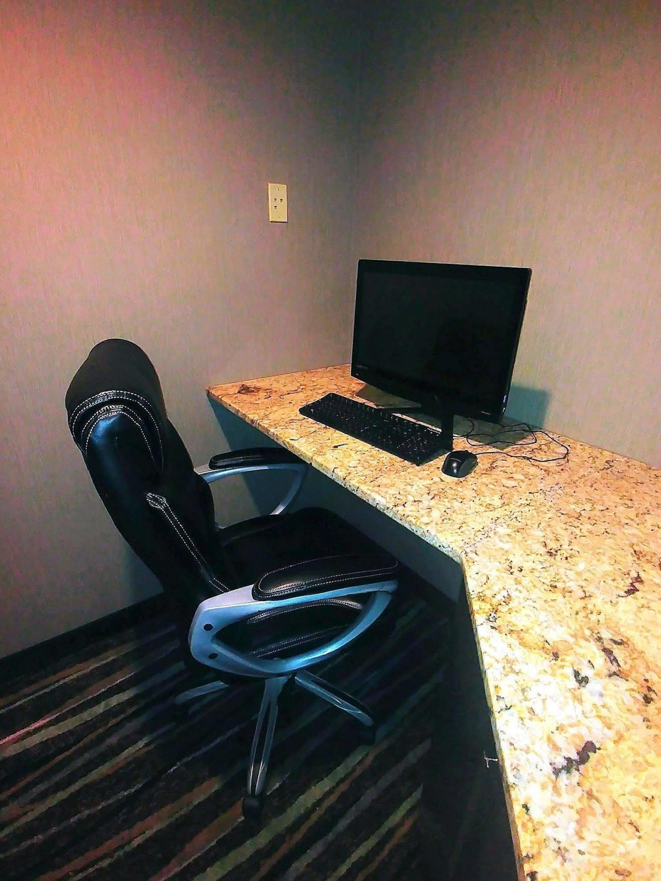 Americas Best Value Inn And Suites Lee'S Summit-Kansas City Екстер'єр фото