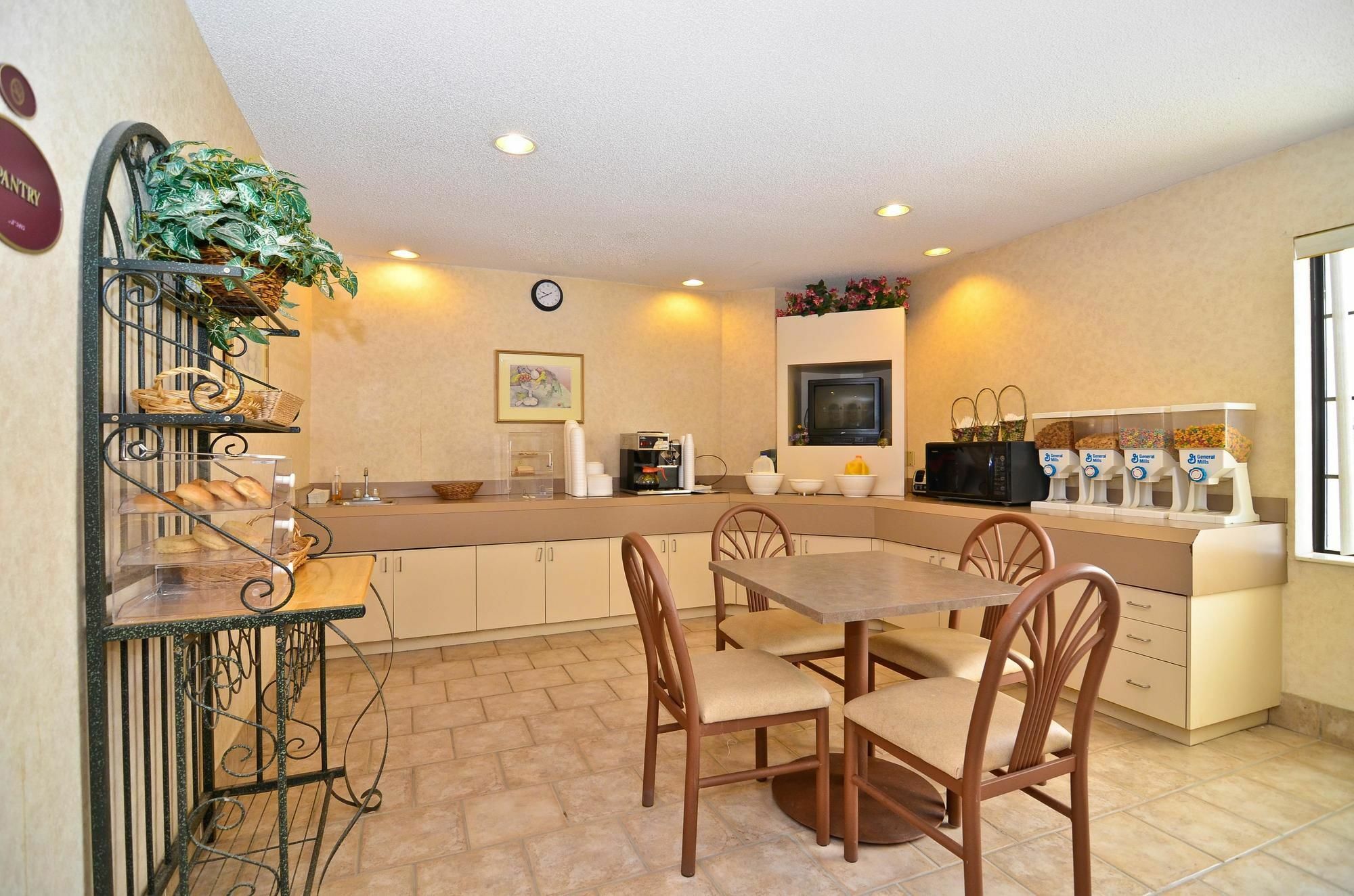 Americas Best Value Inn And Suites Lee'S Summit-Kansas City Екстер'єр фото